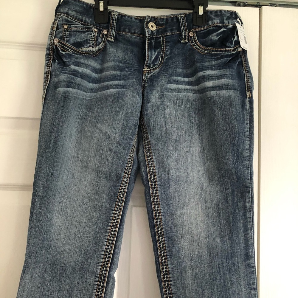 NWT ladies jean capris sz 7/8 Maurices